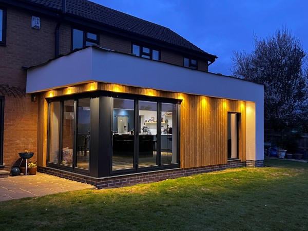 https://fensa.ams3.digitaloceanspaces.com/media/1882/HouseExtensionNight-card.jpg